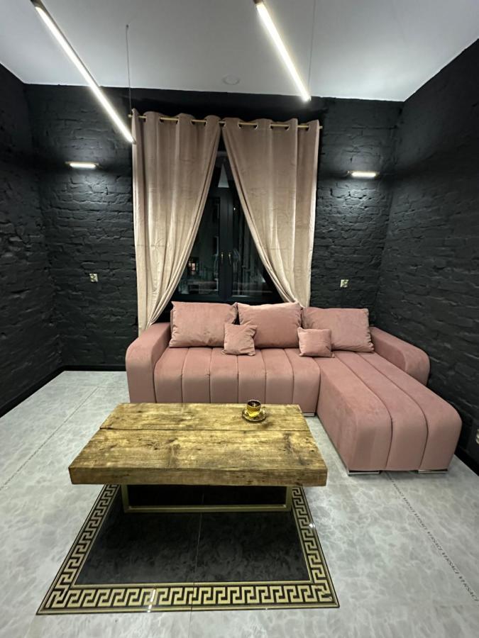 Darkhouse Versace Pink