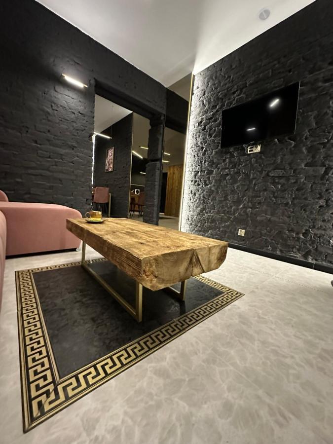 Darkhouse Versace Pink * Lodz (Lodz)